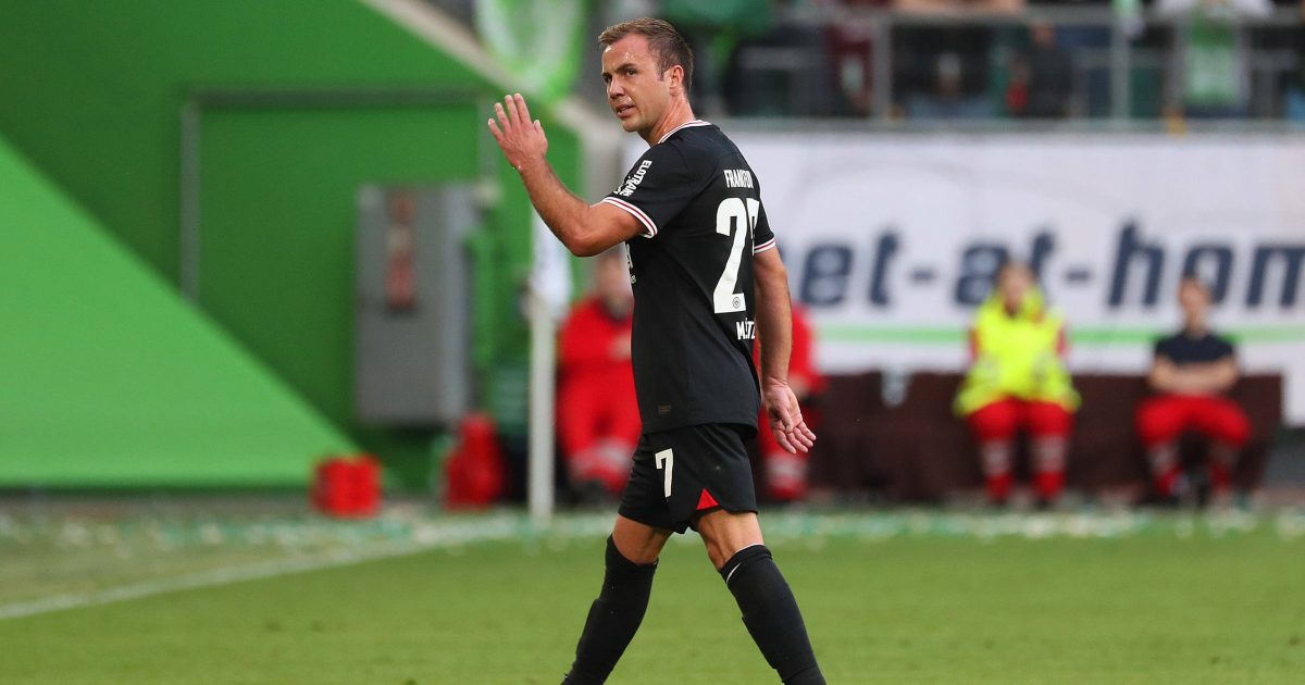  Mario Götze musste nach seiner zweiten Gelben Karte das Feld verlassen. (Foto: IMAGO / regios24)
