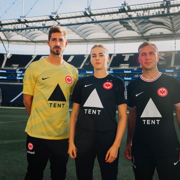  Die Adler werden gegen Heidenheim in Sondertrikots auflaufen. (Foto: Eintracht Frankfurt)