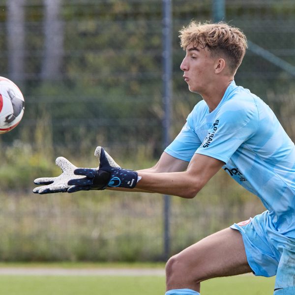  Nils Ramming trainierte am Mittwoch bei den Profis. (Foto: IMAGO / sportworld)