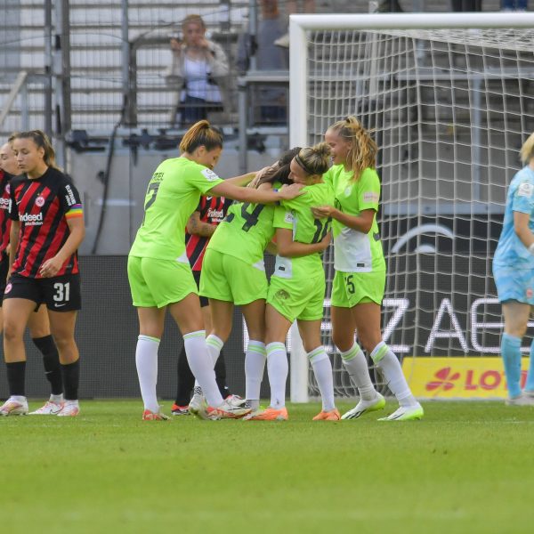 Die Eintracht muss sich nach einem starken Spiel gegen Wolfsburg geschlagen geben. (Foto: IMAGO / Jan Huebner)