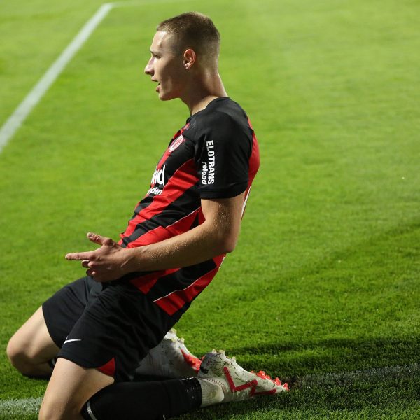  Daniel Starodid bejubelt seinen Treffer zum zwischenzeitlichen 1:1-Ausgleich. (Foto: IMAGO / Hartenfelser)