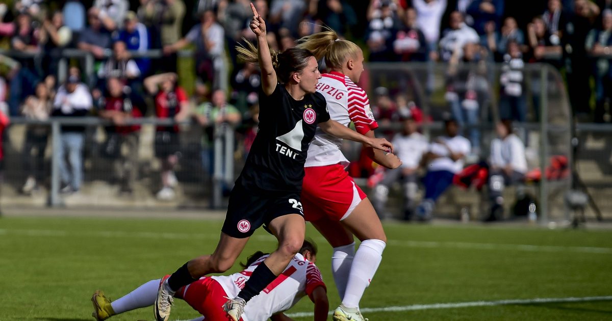  Barbara Dunst netzt zum zwischenzeitlichen 1:1-Ausgleich ein. (Foto: IMAGO / Jan Huebner)