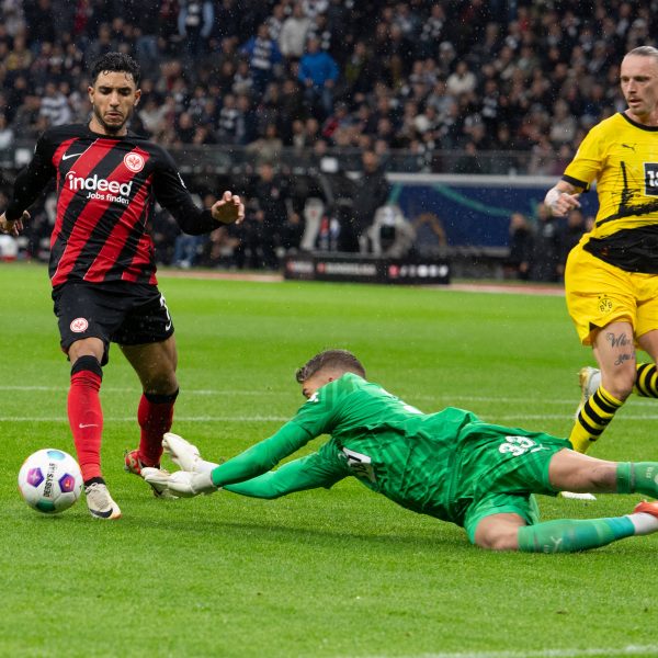  Die Elfer-Szene um Omar Marmoush sei eine kleine Fehlentscheidung gewesen, gibt der DFB heute zu. (Foto: IMAGO / Sven Simon)