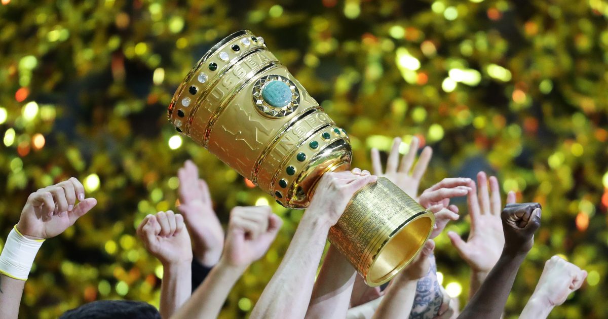  Der Pokal der Begierde wird beim Finale am 24. Mai 2024 in Berlin definitiv seinen Besitzer wechseln (Foto: Heiko Rhode)