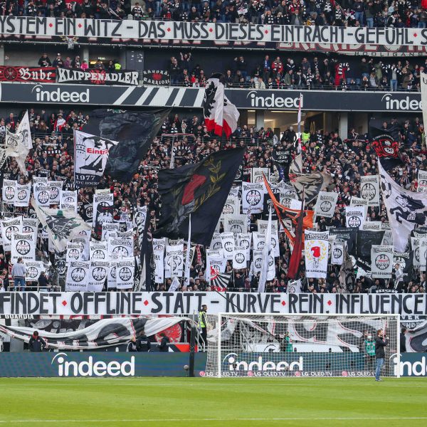  Social-Media Performance ist für Vereine mittlerweile ein wichtiger Baustein für Fan-Bedingung - und noch mehr, um den eigenen Umsatz zu steigern. (IMAGO images / osnapix)