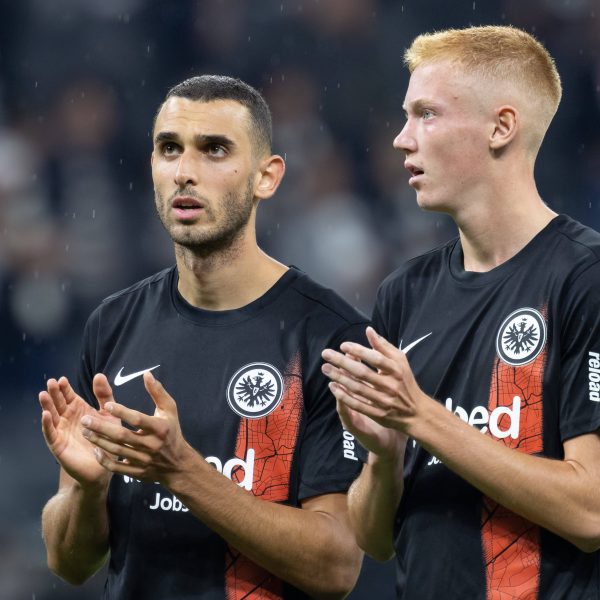  Ellyes Skhiri (li.) und Hugo Larsson (re.) stabiliseren das Zentrum. (Foto: IMAGO / Kessler-Sportfotografie)