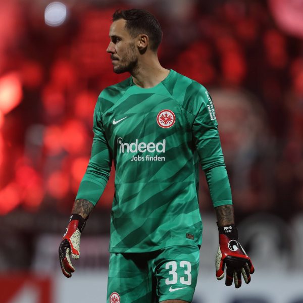  Jens Grahl konnte gegen Viktoria Köln die Null halten und trug maßgeblich zum Auswärtserfolg bei. (Foto: IMAGO / eu-images)