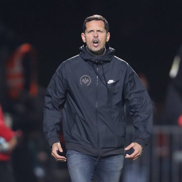  Dino Toppmöller erwartet ein umkämpftes Spiel in Berlin. (Foto: IMAGO / eu-images)