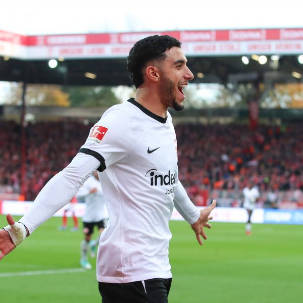  Omar Marmoush spielt sich in die Herzen der Fans. (Foto: IMAGO / Jan Huebner)