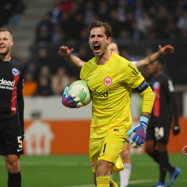 Rückte in Helsinki nicht nur wegen seines Movember-Schnauzers in den Vordergrund: Kevin Trapp (Bild: IMAGO images / HMB-Media)