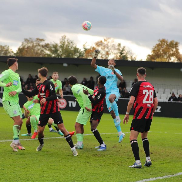  Gegen den FC Astoria Walldorf verlor die U21 mit 0:2. (Foto: IMAGO / Hartenfelser)