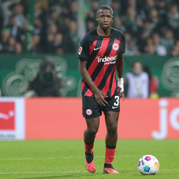  Willian Pacho ist schon jetzt absoluter Leistungsträger bei der SGE. (Foto: IMAGO / foto2press)