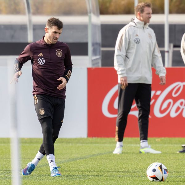  Unter den Augen von Bundestrainer Julian Nagelsmann trainiert Pascal Groß in Frankfurt. Bald nebenan bei der Eintracht? (IMAGO / Kessler-Sportfotografie)