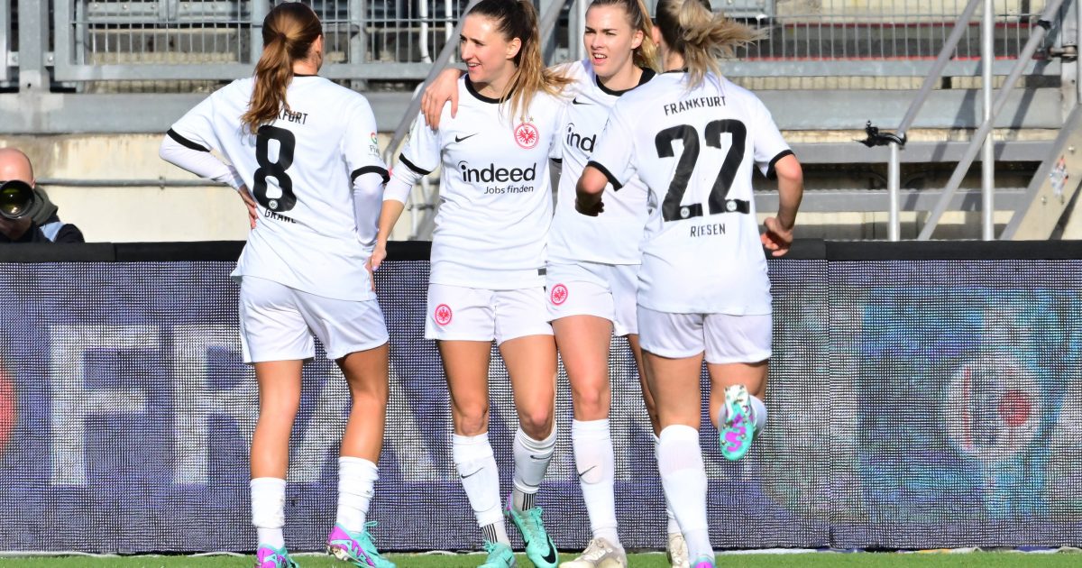  Laura Freigang und Lara Prasnikar (Mitte) trafen für die SGE. (Foto: IMAGO / Zink)