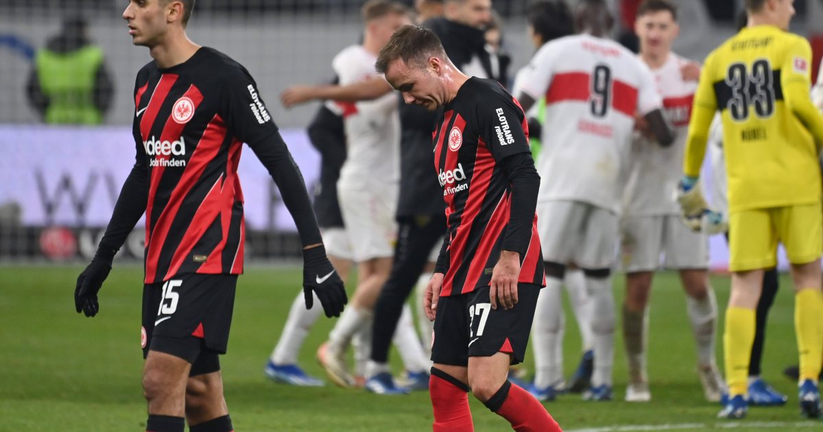 Zwei Stuttgarter Nackenschläge sorgen für frustrierte Adlerträger. (Foto: IMAGO / Sven Simon)