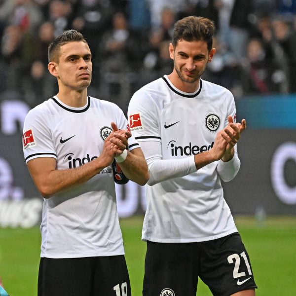  Mit Rafael Borré (li.) werde wohl schon im Detail verhandelt - andernfalls wäre Lucas Alario (re.) eine Option für den SC Internacional Porto Alegre (Foto: imago / Jan Huebner)