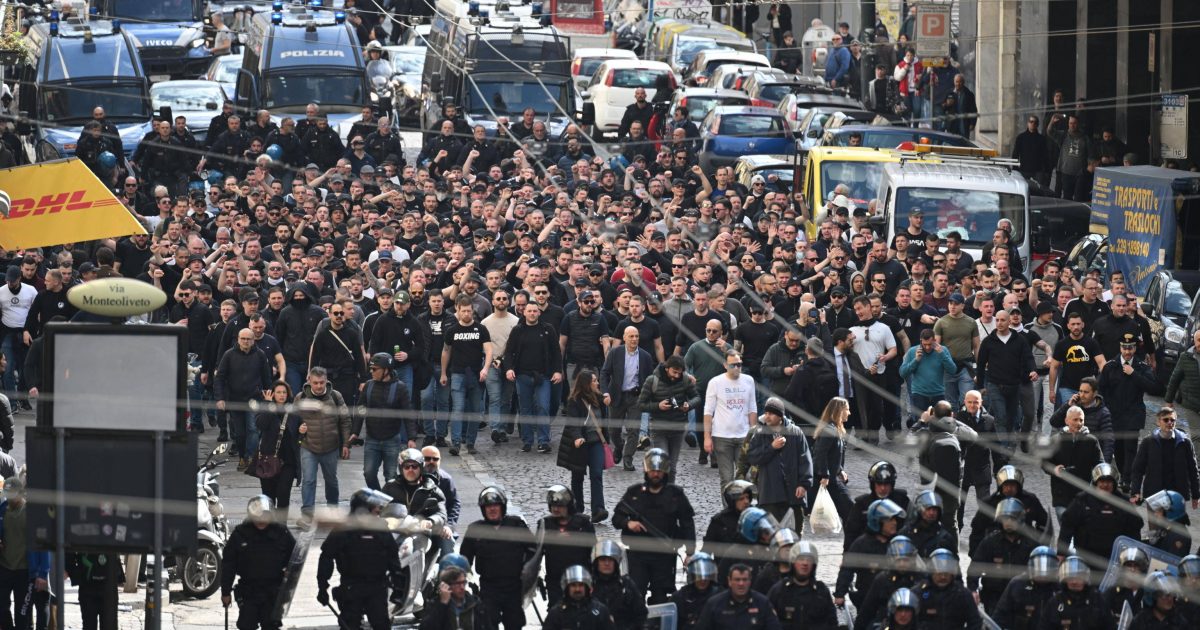 Trotz Zutrittsverbot liefen die SGE-Fans durch die Straßen von Neapel. (Foto: IMAGO / ZUMA Wire)