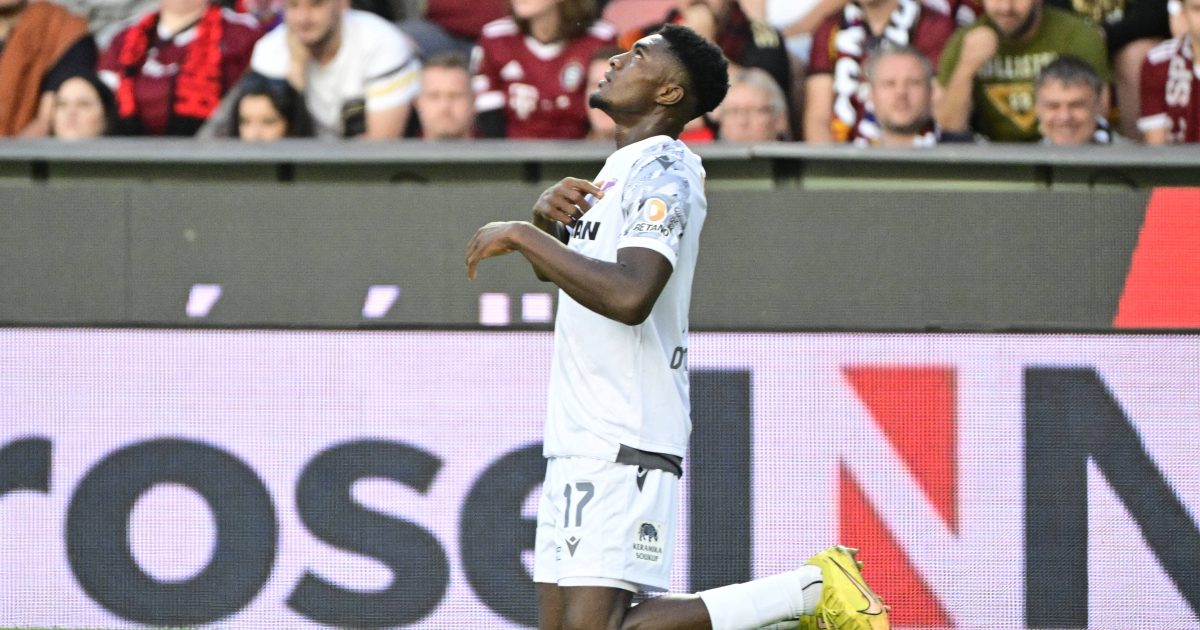  Sturmriese Rafiu Durosinmi misst 1,92 Meter. (Foto: IMAGO / CTK Photo)