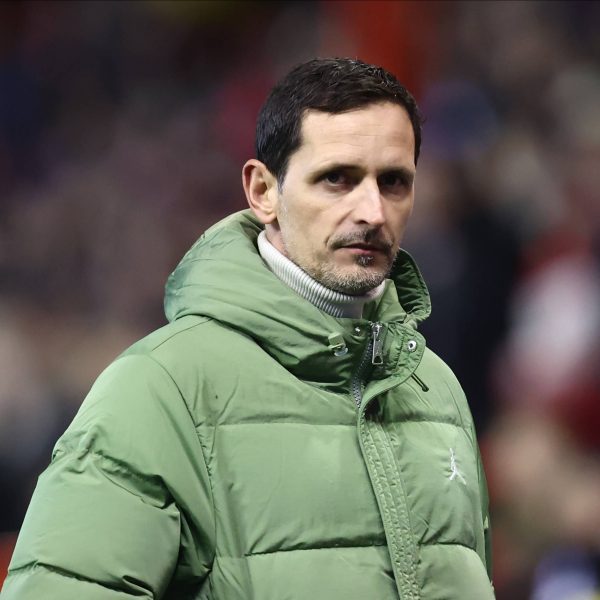  Dino Toppmöller weiß, dass mit Leverkusen eine starke Mannschaft auf die SGE zukommt. (Foto: IMAGO / Pro Sports Images)