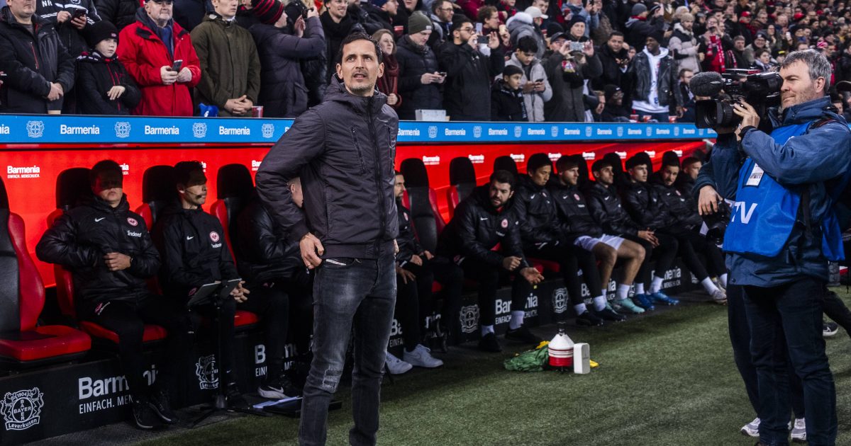  Dino Toppmöller will das Jahr mit einem Sieg beenden. (Foto: IMAGO / Mika Volkmann)