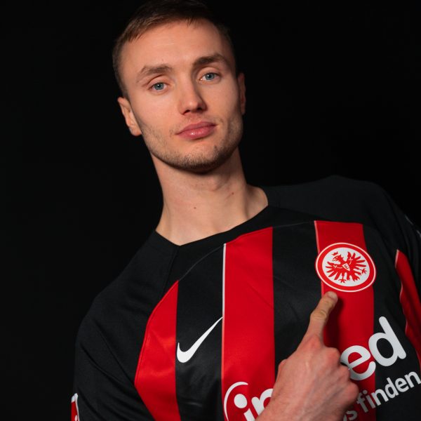  Sasa Kalajdzic soll bei der SGE das Sturmzentrum besetzen. (Foto: Eintracht Frankfurt)