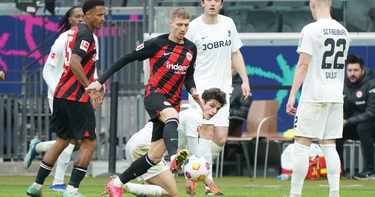  Die Eintracht konnte im Testspiel gegen Freiburg keine gute Leistung abrufen. (Foto: IMAGO / Schüler)