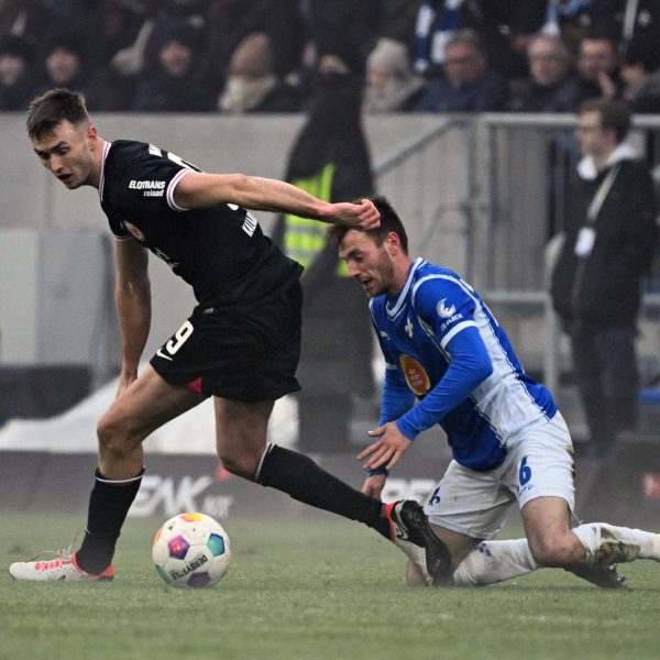  Sasa Kalajdzic (links) bereitete das 2:0 vor. (Foto: IMAGO / Jan Huebner)