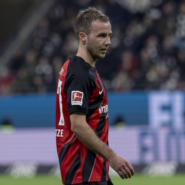  Götze sieht sich noch länger bei der SGE. (Foto: IMAGO / Beautiful Sports)
