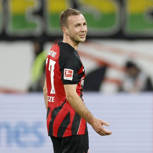  Gut Lachen hatte Mario Götze nach seinem Tor des Tages im Nachbarschaftsduell mit Mainz. (Bild: IMAGO / HMB-Media)