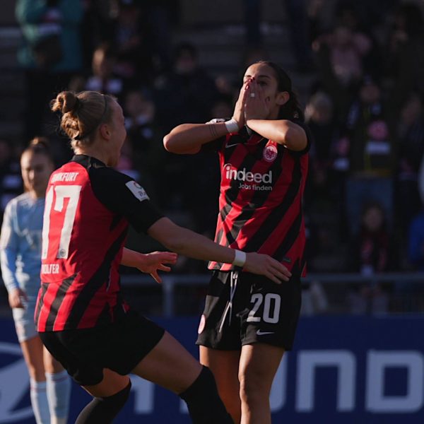  Traumeinstand: Ilayda Acikgöz (re.) kann es noch nicht glauben. (Foto: IMAGO / Sports Press Photo)