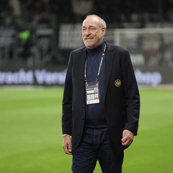  Peter vischer wurde offiziell verabschiedet. Matthias Beck übernimmt seinen Posten. (Foto: IMAGO / HMB-Media)