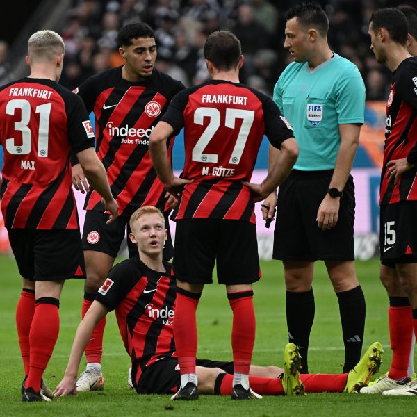  Hugo Larsson musste gegen Bochum verletzt raus. (Foto: imago/Jan Huebner)