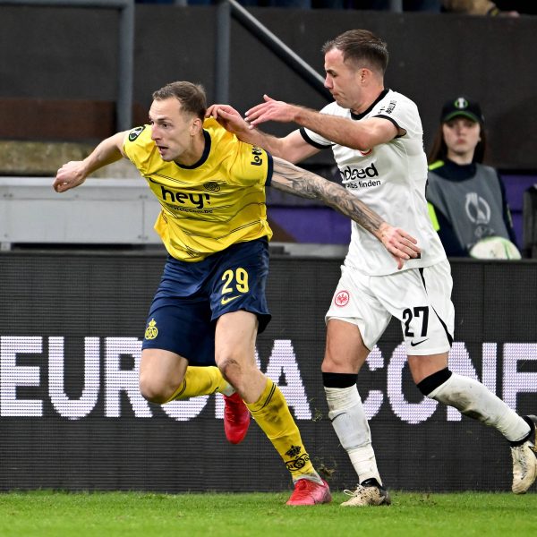  Mario Götze und die SGE gaben eine 2:0-Führung aus der Hand. (Foto: IMAGO / ANP)