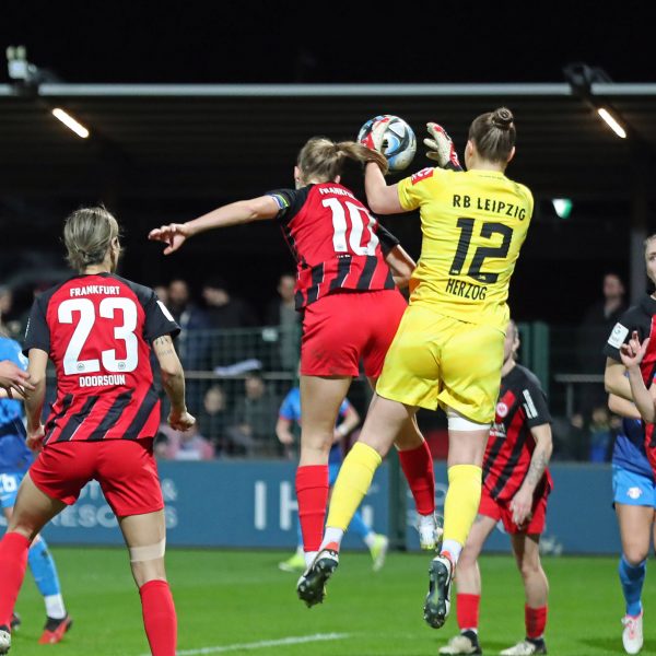  Die SGE-Frauen kassieren die vierte Saison-Niederlage. (Foto: IMAGO / Beautiful Sports)