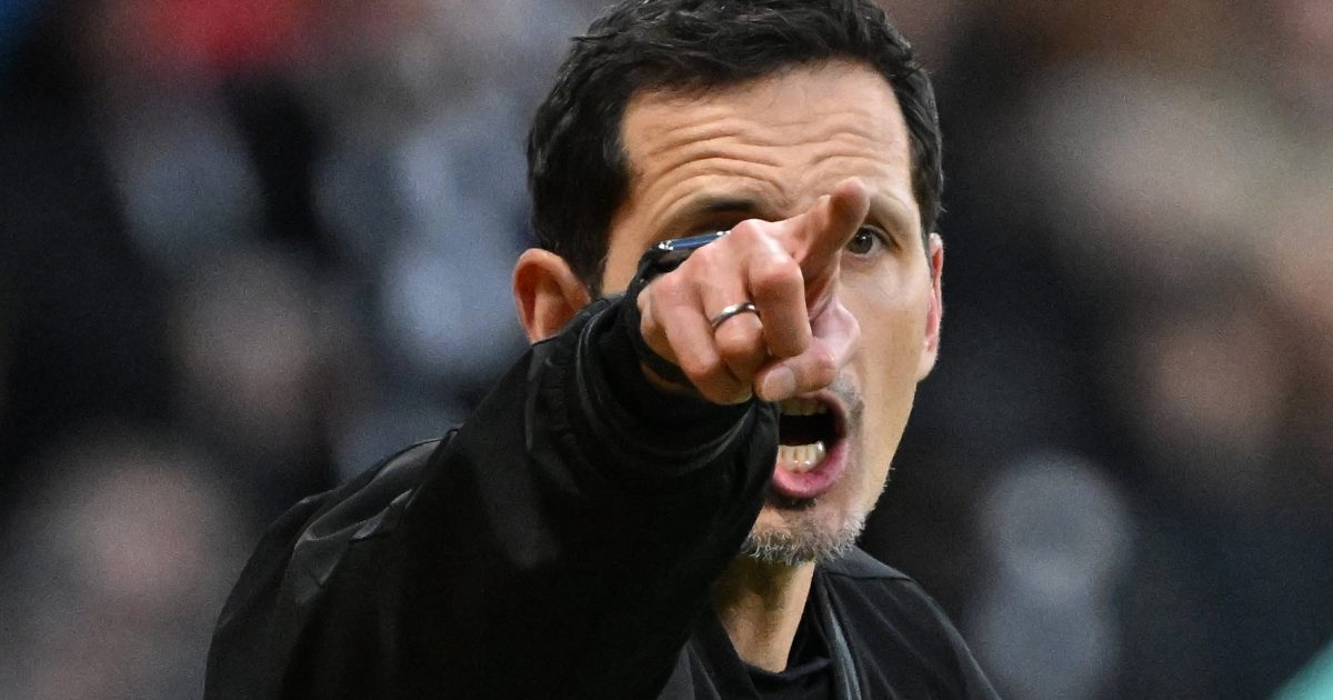  Dino Toppmöller steht bei der Eintracht in der Kritik. (Foto: imago/Jan Huebner)