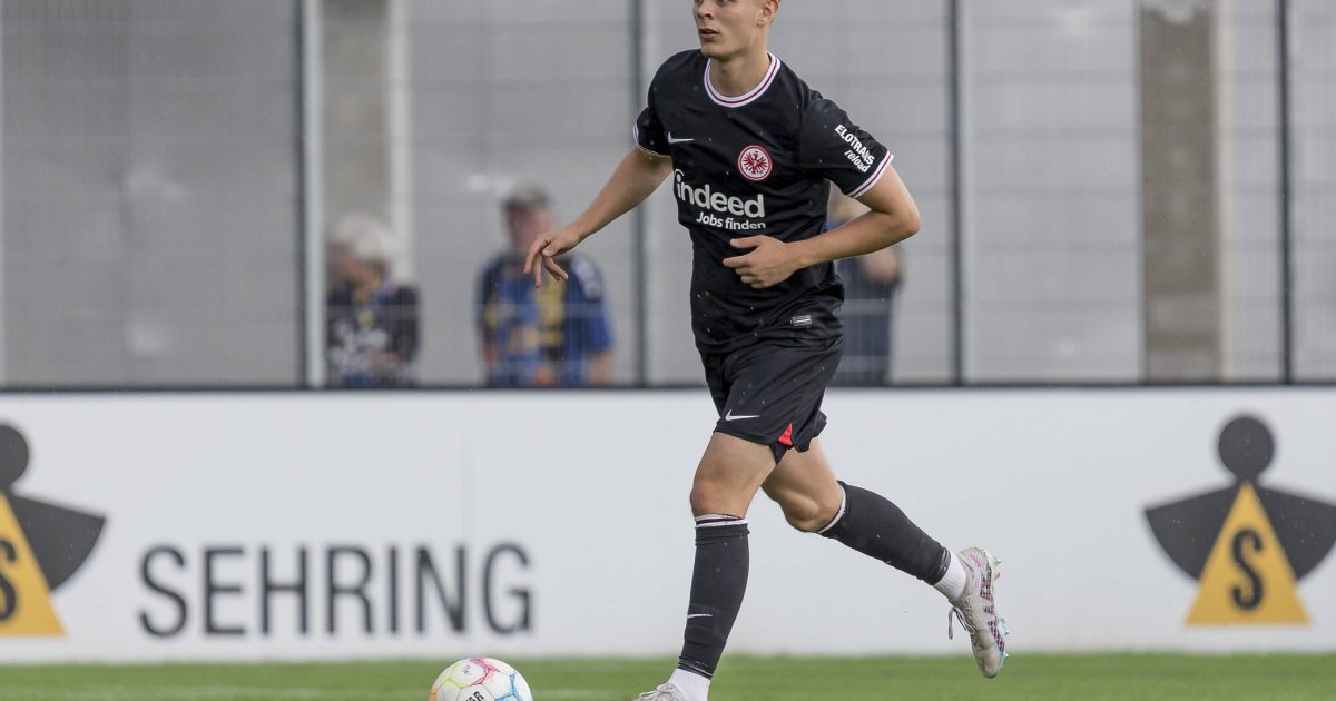  Jakob Bookjans brachte die SGE wieder ins Spiel. (Foto: IMAGO / Beautiful Sports)