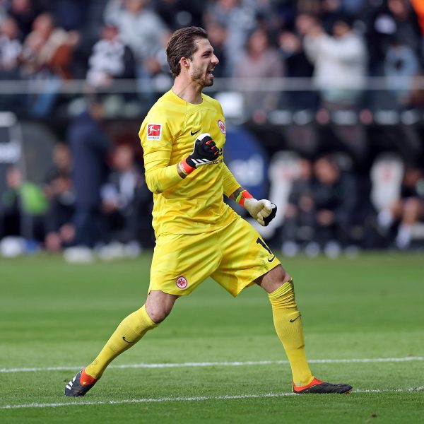  Kevin Trapp konnte mit der SGE bereits viele Erfolge bejubeln. Das soll auch in der Rückrunde so bleiben. (Foto: IMAGO / Jan Huebner)