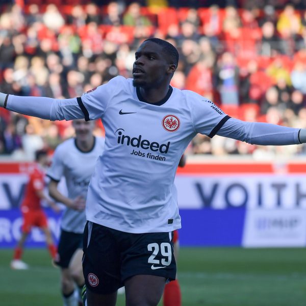  Niels Nkounkou leitete mit seinem Treffer zum zwischenzeitlichen 2:0 den Sieg ein. (Foto: IMAGO / Jan Huebner)