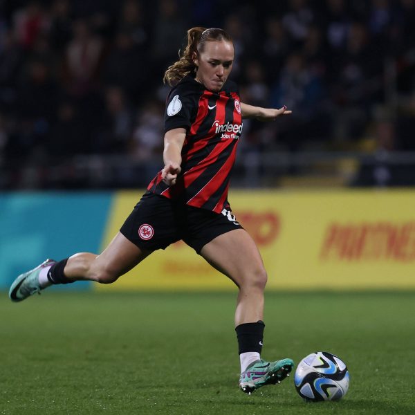  Lisanne Gräwe bleibt der SGE bis 2027 erhalten und will Großes erreichen. (Foto: IMAGO / HMB-Media)