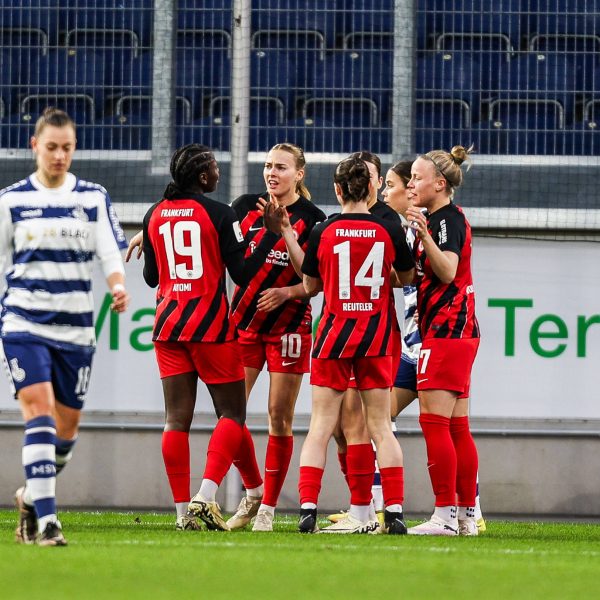  Die Eintracht bleibt an Hoffenheim dran. (Foto: IMAGO / Nico Herbertz)