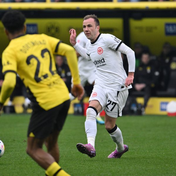  Brachte die Hessen mit seinem Tor in Führung, aber nicht auf die Siegerstraße: Mario Götze an alter Wirkungsstätte (Bild: IMAGO / Team2)