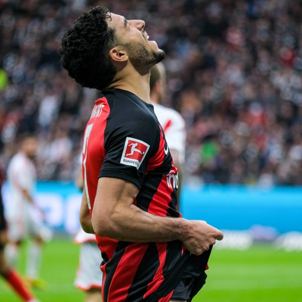  Omar Marmoush zeigte sich verzweifelt aufgrund der vielen Tormöglichkeiten, die die Eintracht nicht konsequent zu Ende spielte. Am Ende stand nur ein Remis gegen Union Berlin. (Foto: imago images / Eibner)
