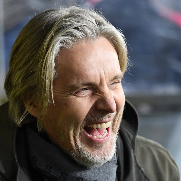  Da ist sich aber einer sicher. Mit einem Augenzwinkern setzt der Eintracht-Kultstürmer auf Sieg Frankfurt. (Foto: IMAGO / Jan Huebner)