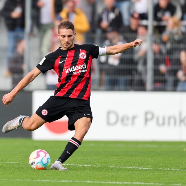 Die U21 der Eintracht unterliegt der TSG Hoffenheim nach 5 konsekutiven Siegen. (Bild: IMAGO / Rene Schulz)