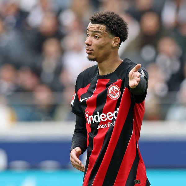  Noch keine Duftnoten, sondern ur Ansätze: Hugo Ekitiké (Foto: IMAGO / Jan Huebner)