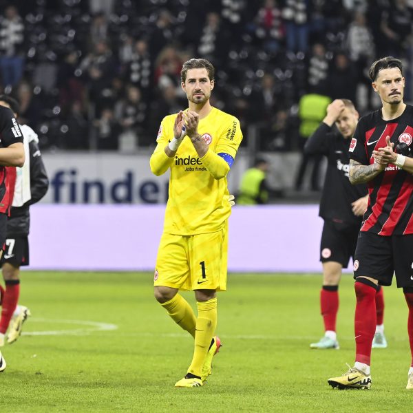  Die Mannschaft der SGE hat weiterhin sechs Punkte Vorsprung auf die Verfolger. Verteidigen sie diesen über die Saison? (Foto: IMAGO / Jan Huebner)