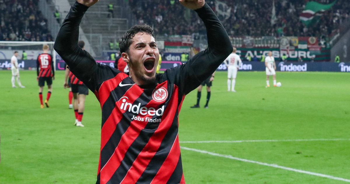 Farès Chaibi bejubelt sein Tor zum zwischenzeitlichen Ausgleich gegen Augsburg. (Foto: IMAGO / osnapix)