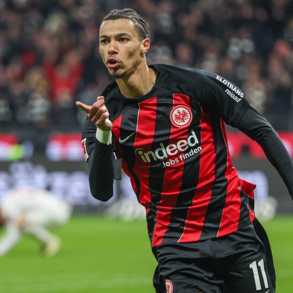  Traf gegen Augsburg das erste mal für die SGE: Hugo Ekitiké (Foto: IMAGO / osnapix)