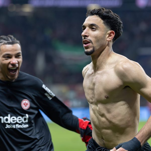  Hugo Ekitike (links) und Omar Marmoush: die Zukunft des Eintracht-Sturms? (Foto: IMAGO / Kessler-Sportfotografie)