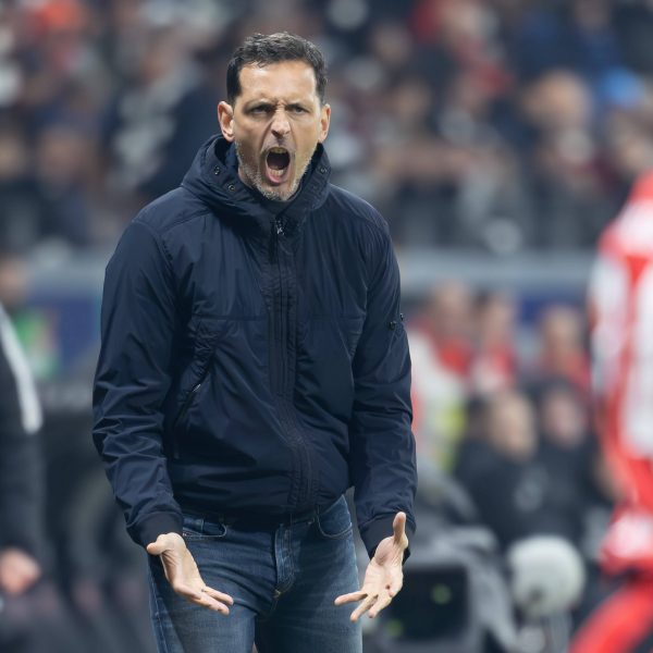  Dino Toppmöller will mit der SGE mutig gegen die Bayern auftreten. (Foto: IMAGO / Kessler-Sportfotografie)